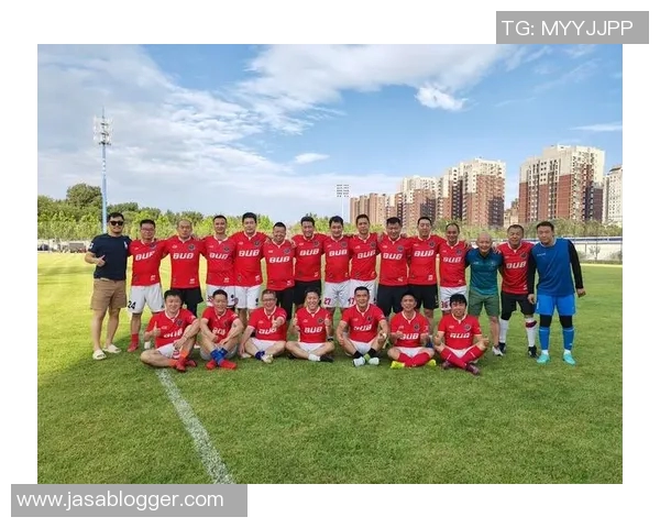 足球明星齐聚一堂精彩瞬间尽在此处尽享足球盛宴的视觉盛宴